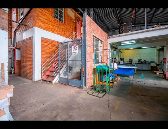 INDUSTRIAL FOR SALE IN ROODEPOORT